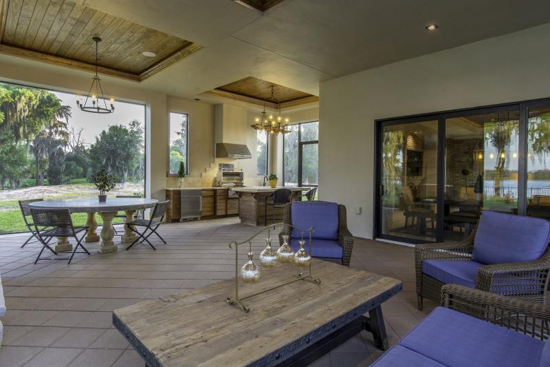 Outdoor Kitchens Outdoor Kitchens