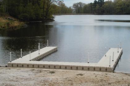 U-Shaped Floating Dock and Walkway U-Shaped Floating Dock and Walkway