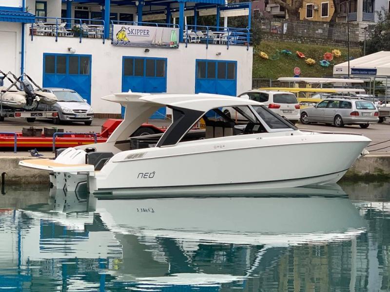Greenline Yachts - NEO - Hardtop Greenline Yachts - NEO - Hardtop