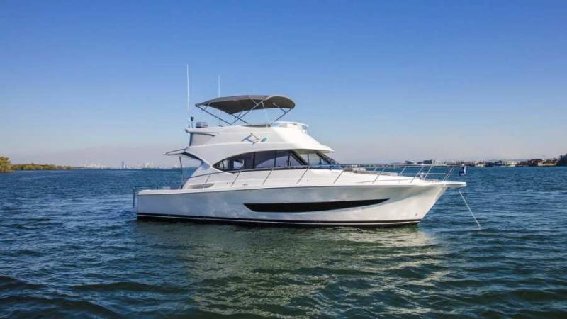 Riviera 39 Open Flybridge Riviera 39 Open Flybridge