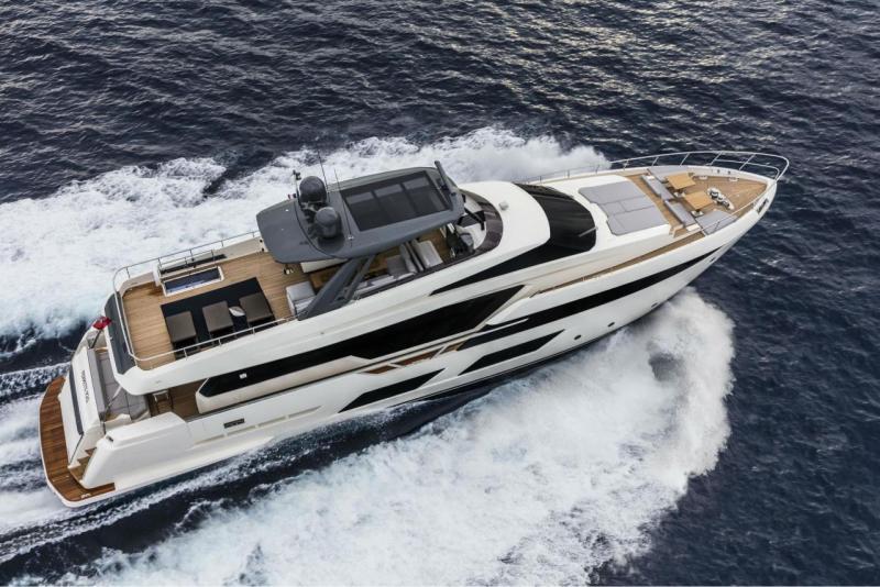 Ferretti Yachts 920